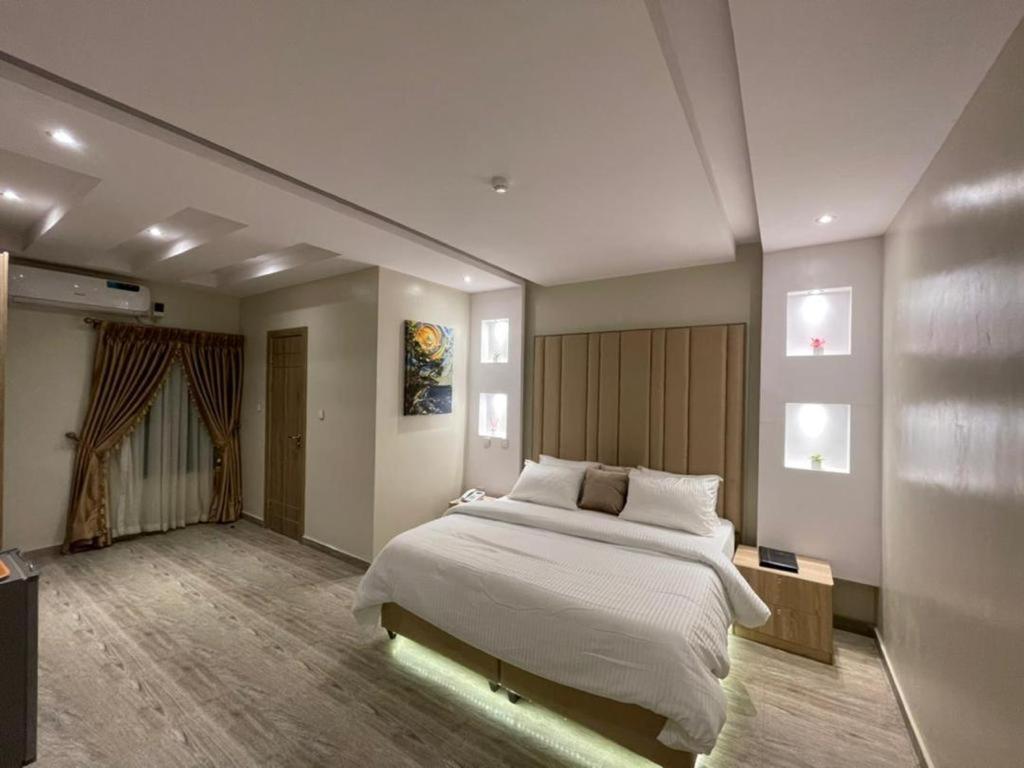 God'S Touch Apartments Signature Lagos Kültér fotó