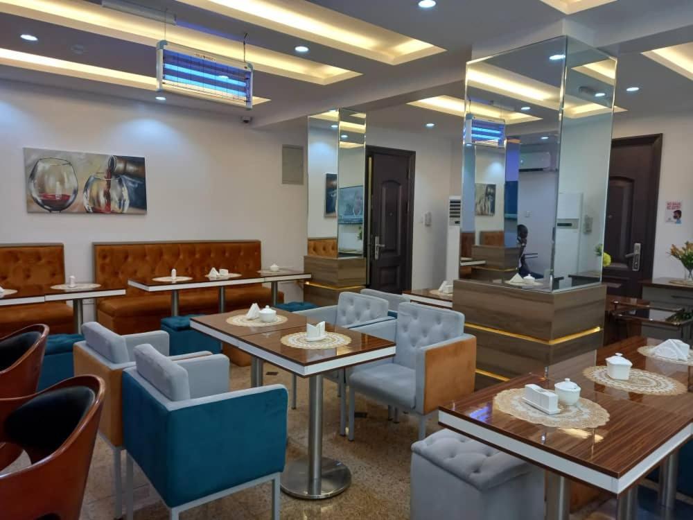 God'S Touch Apartments Signature Lagos Kültér fotó